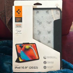 New Spigen 2022 iPad 10.9 black Sleep Wake cover
